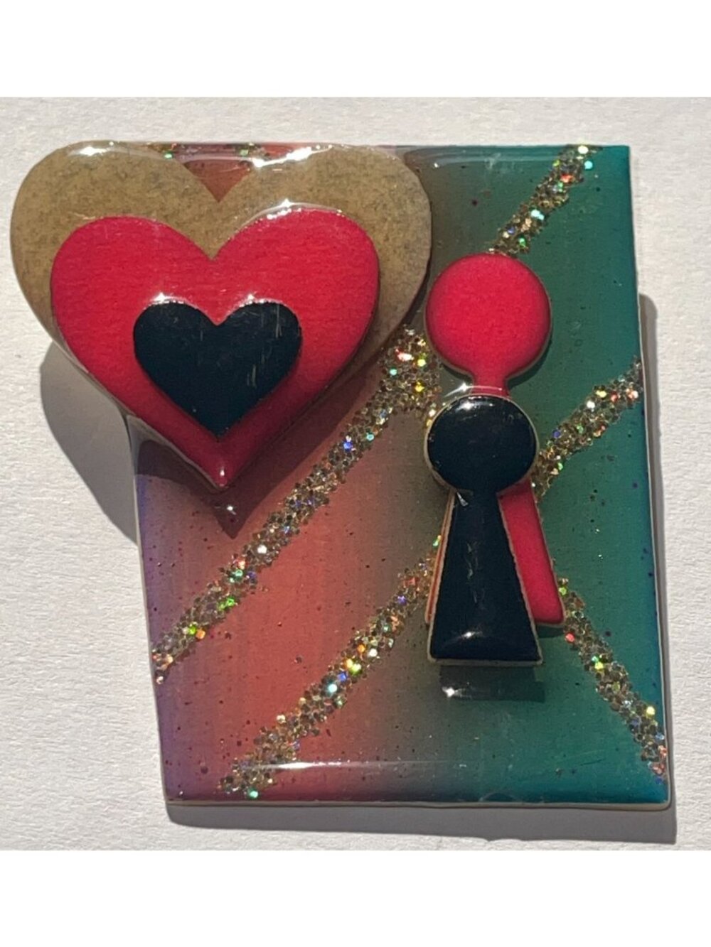 Vtg House Of Lucinda Triple Heart Glittery Brooch Pin With People Design. Multic